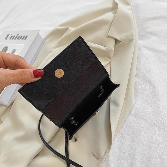 Soft faux leather vertical phone pouch purse - Picture 3 of 3